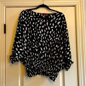 XL Vince Camuto Dolman-sleeve Smocked blouse